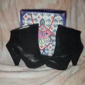 IRREGULAR CHOICE ANNA BELLS TROLLEY BLACK LEATHER NIB SZ 38.5/ 7.5 us